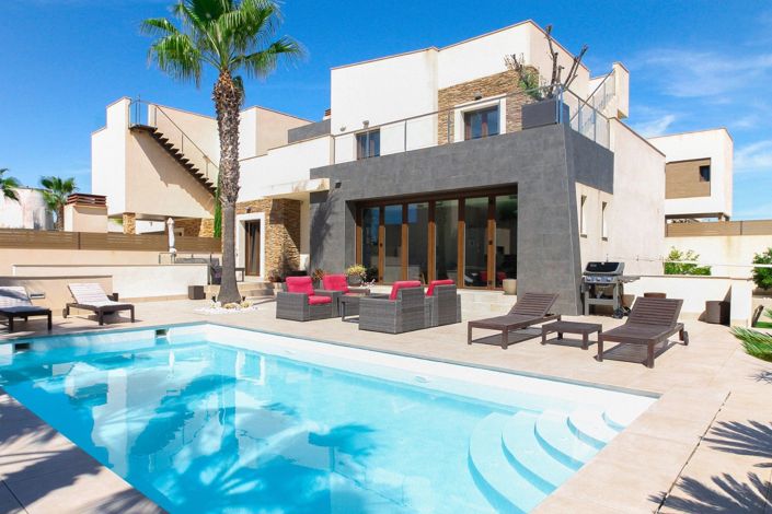 Image No.4-Villa de 4 chambres à vendre à Torrevieja