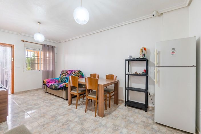 Image No.6-2 Bed Townhouse for sale