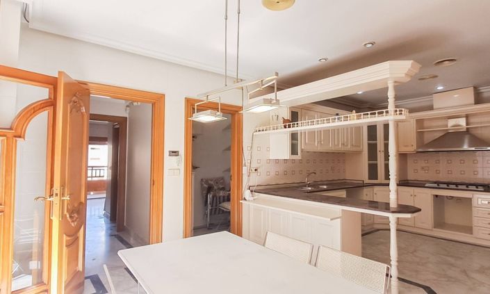 Image No.11-6 Bed Apartment for sale