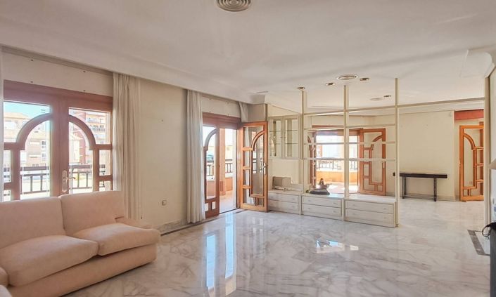 Image No.3-6 Bed Apartment for sale