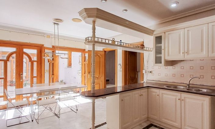 Image No.38-6 Bed Apartment for sale