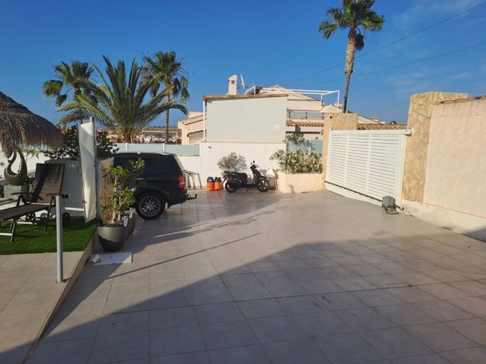 Image No.14-6 Bed Villa for sale