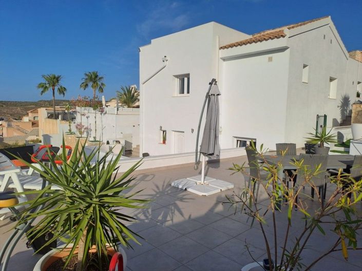 Image No.15-6 Bed Villa for sale