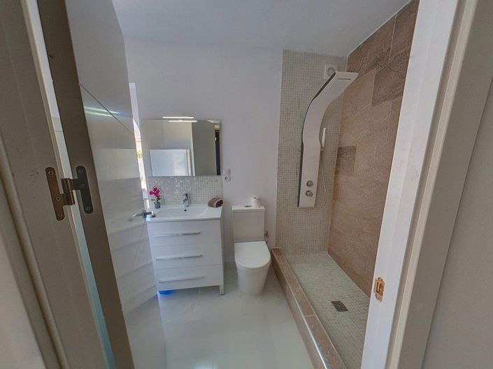Image No.32-6 Bed Villa for sale