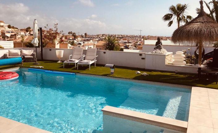 Image No.8-6 Bed Villa for sale