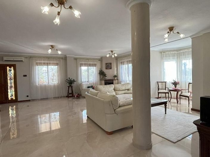 Image No.17-5 Bed Villa for sale