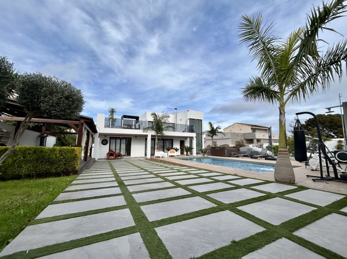 Image No.4-3 Bed Villa for sale