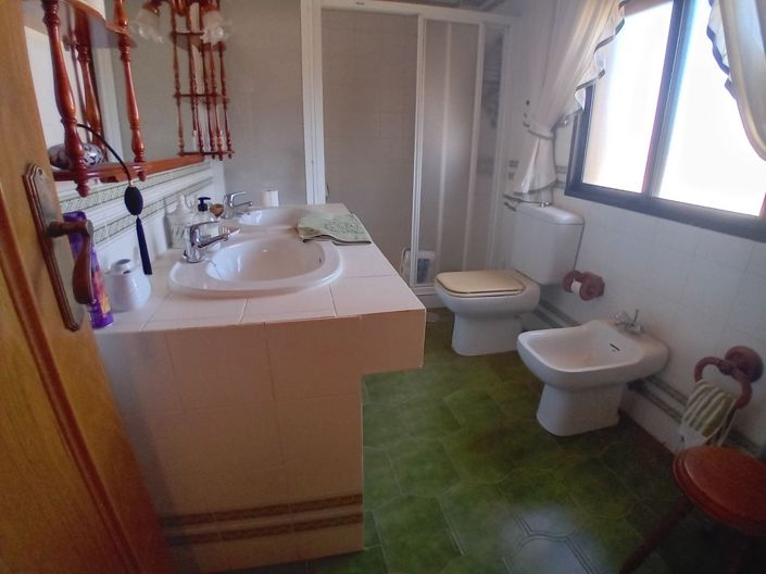 Image No.10-5 Bed Villa for sale
