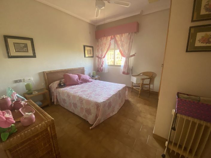 Image No.11-5 Bed Villa for sale