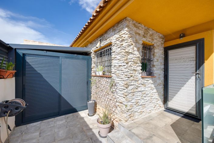 Image No.18-3 Bed Villa for sale