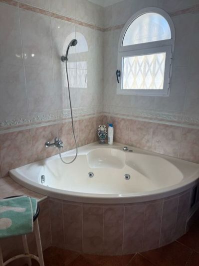 Image No.10-4 Bed Villa for sale