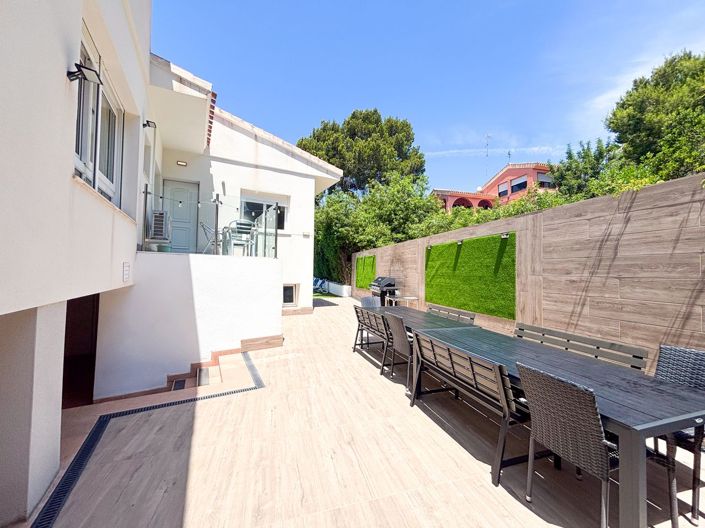 Image No.12-7 Bed Villa for sale