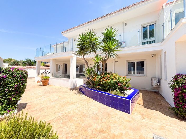 Image No.2-7 Bed Villa for sale
