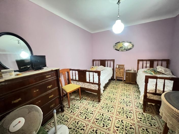 Image No.12-5 Bed House for sale