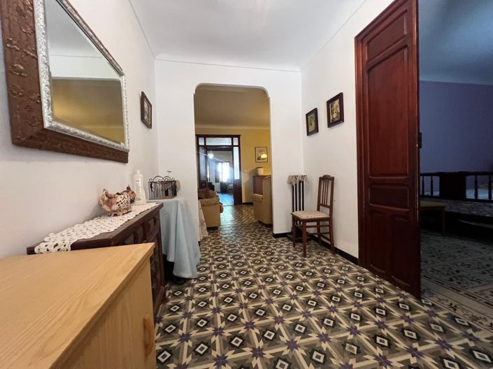 Image No.9-5 Bed House for sale