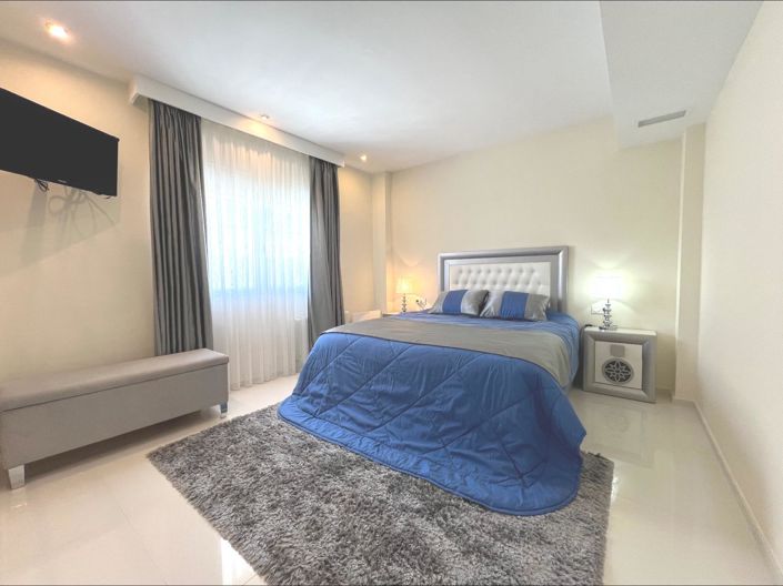 Image No.33-5 Bed Villa for sale