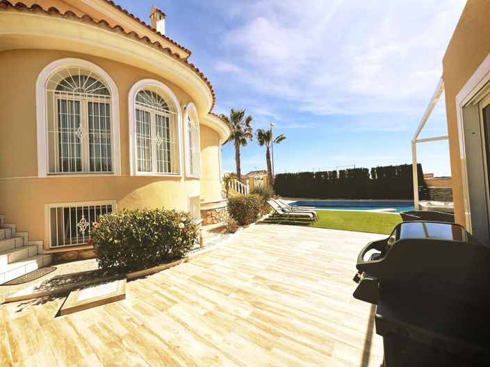 Image No.50-5 Bed Villa for sale