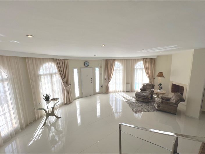 Image No.9-5 Bed Villa for sale