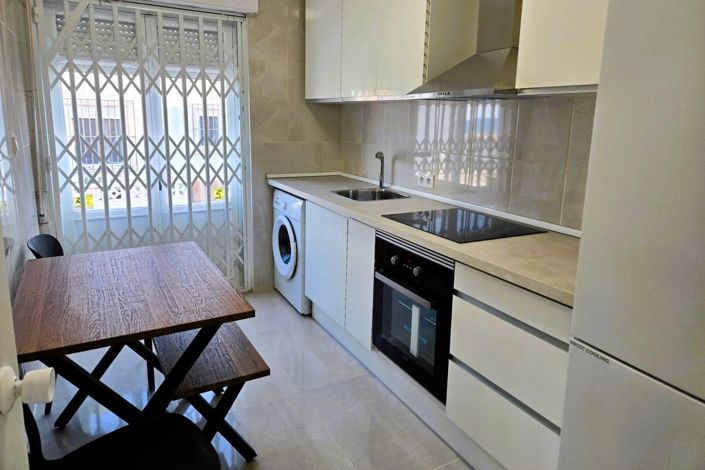 Image No.14-3 Bed House for sale