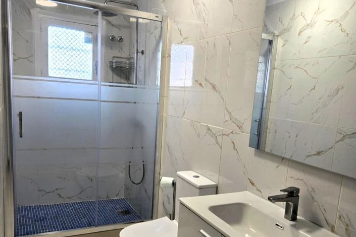 Image No.17-3 Bed House for sale