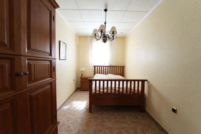 Image No.12-8 Bed Villa for sale