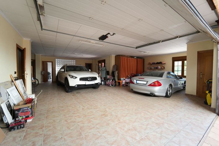 Image No.19-8 Bed Villa for sale