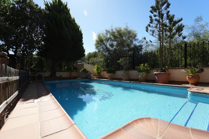 Image No.23-8 Bed Villa for sale
