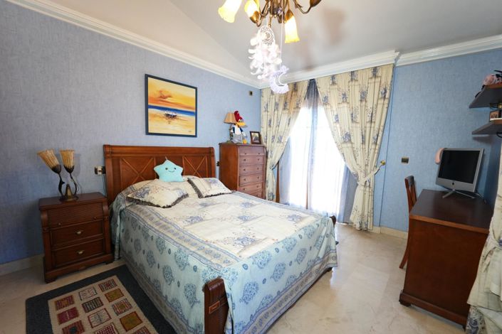 Image No.3-8 Bed Villa for sale