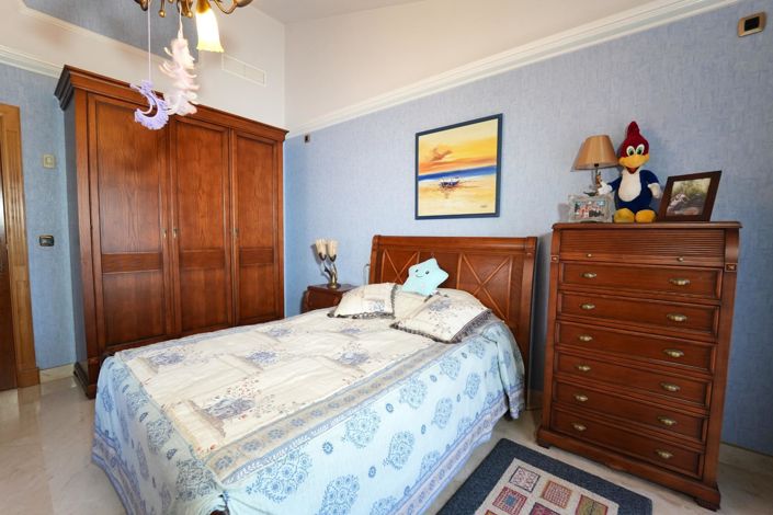 Image No.4-8 Bed Villa for sale