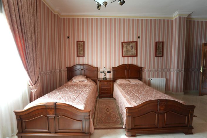 Image No.41-8 Bed Villa for sale