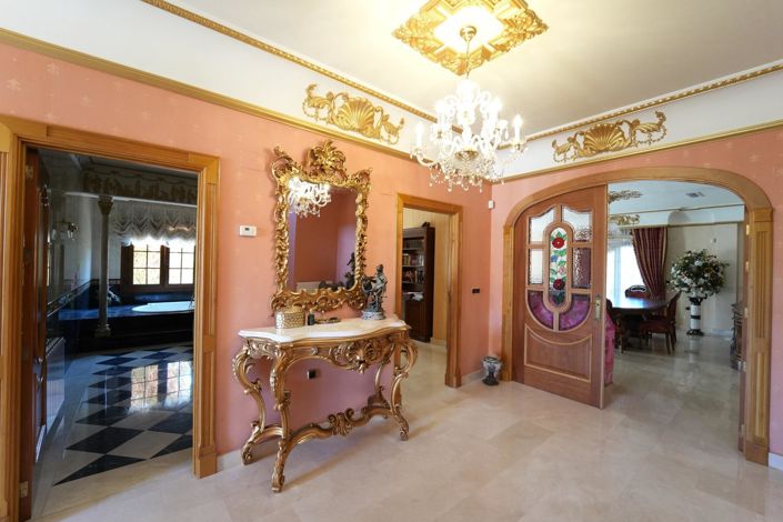 Image No.44-8 Bed Villa for sale