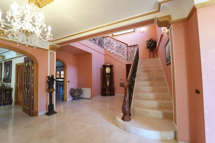 Image No.46-8 Bed Villa for sale