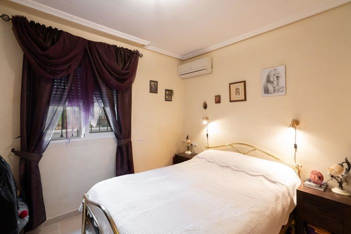 Image No.16-2 Bed House for sale