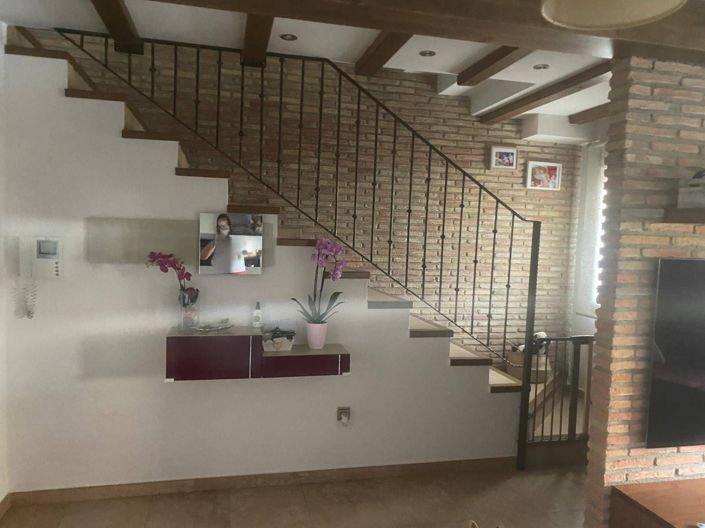 Image No.8-4 Bed Duplex for sale