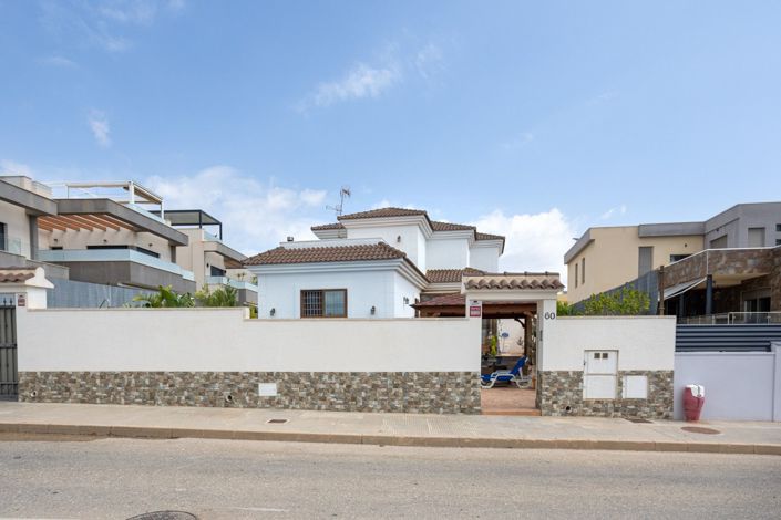 Image No.48-4 Bed Villa for sale