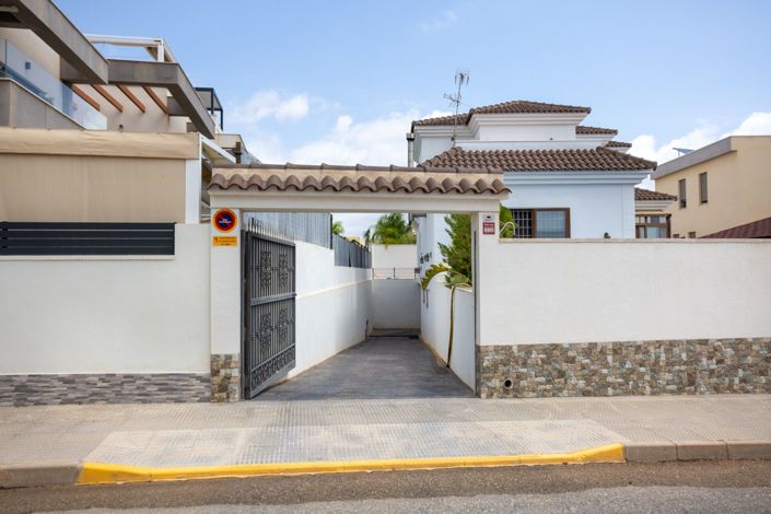 Image No.49-4 Bed Villa for sale