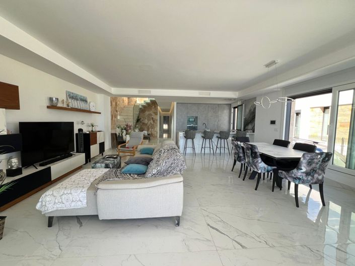 Image No.11-5 Bed Villa for sale
