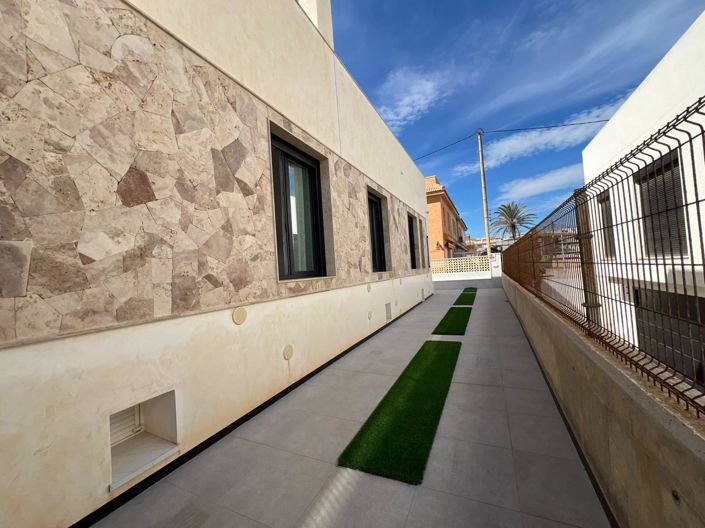 Image No.28-Villa de 5 chambres à vendre à Torrevieja