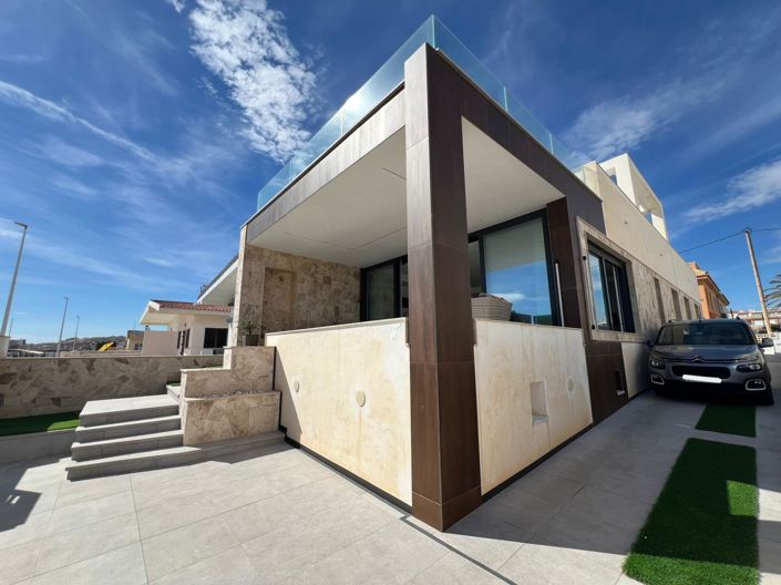 Image No.3-Villa de 5 chambres à vendre à Torrevieja