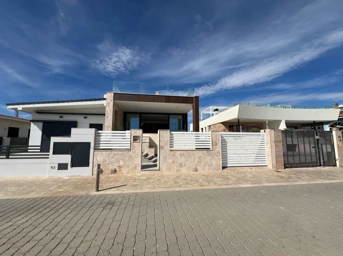 Image No.34-5 Bed Villa for sale