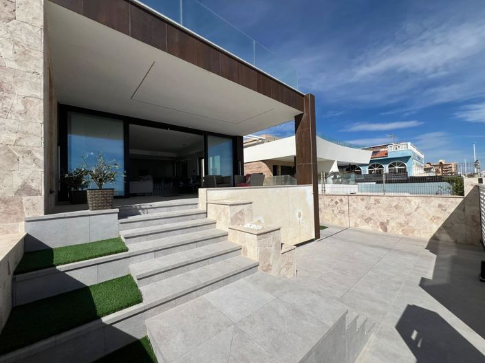 Image No.4-Villa de 5 chambres à vendre à Torrevieja