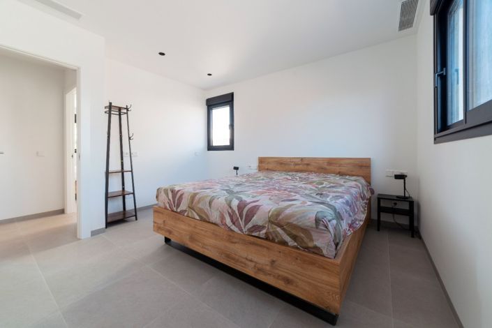 Image No.8-4 Bed Villa for sale