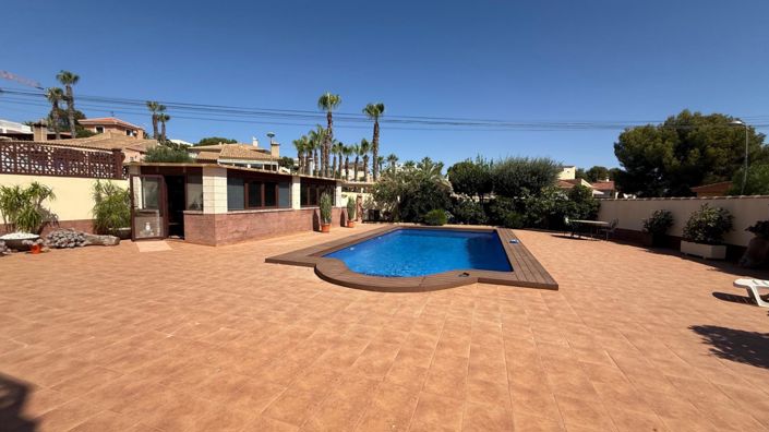 Image No.2-Villa de 7 chambres à vendre à Torrevieja
