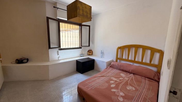 Image No.41-6 Bed Villa for sale