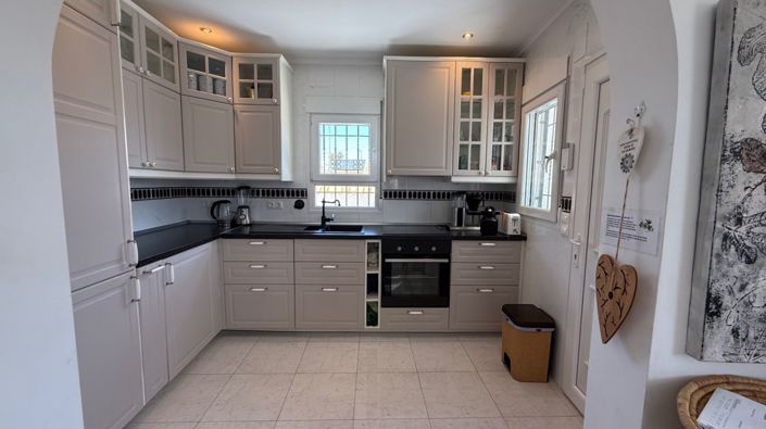 Image No.2-3 Bed Villa for sale