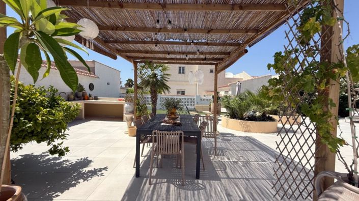 Image No.28-3 Bed Villa for sale