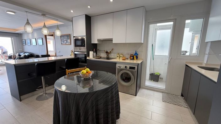 Image No.6-3 Bed Apartment for sale