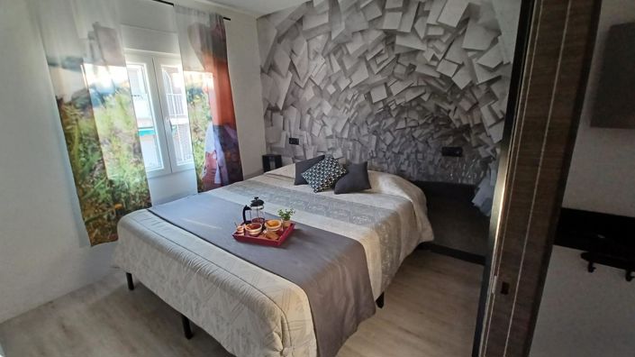 Image No.12-3 Bed Apartment for sale