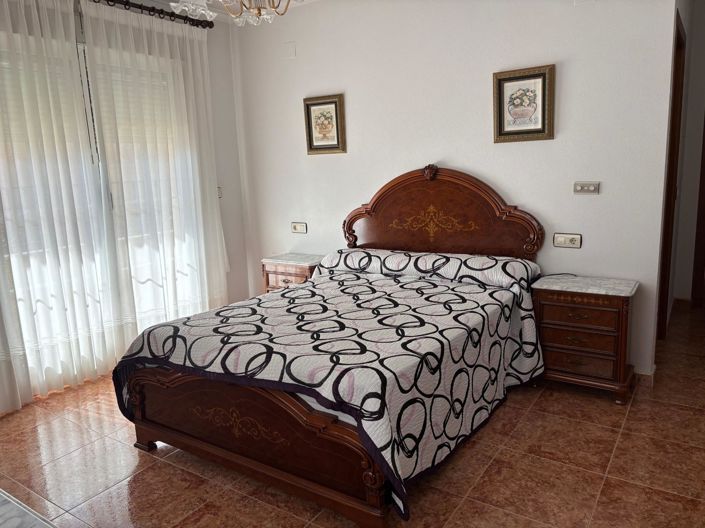 Image No.15-5 Bed House for sale