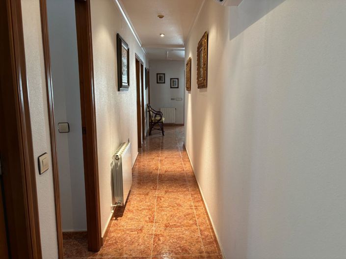 Image No.34-5 Bed House for sale